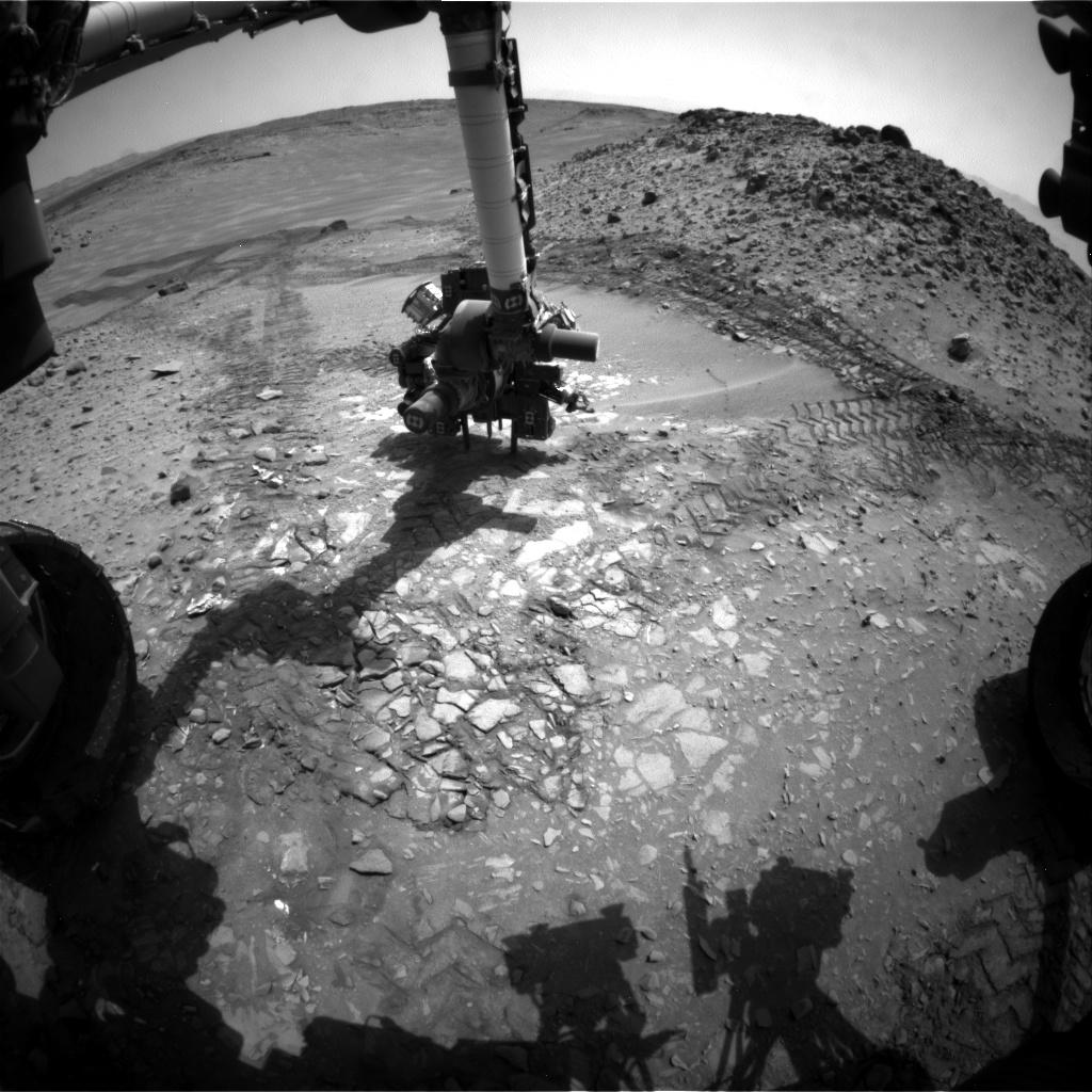 Curiosity Rover Packs Up Drill, Hits the Martian Road Again